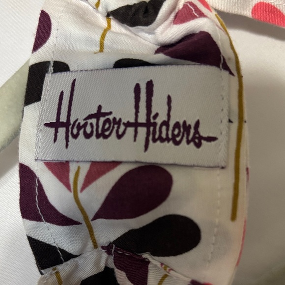 Hooter Hider Floral Nursing Cover- Black and Burgundy - Picture 2 of 4